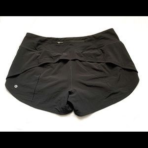 Lululemon Mid-Rise Short 4”